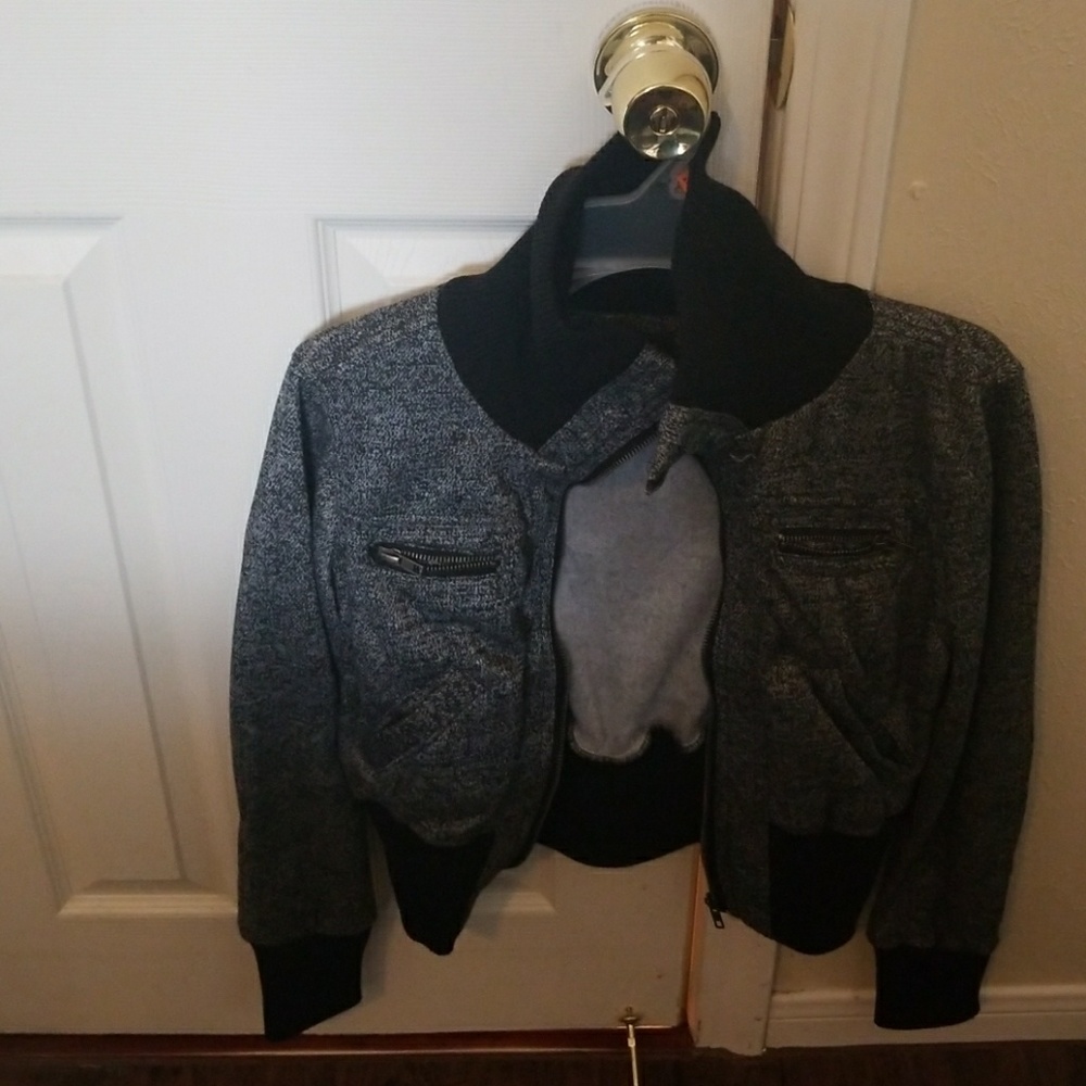 Clothes - Picture 5 of 6